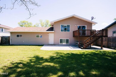 1519 8th Ave NE, Jamestown, ND 58401 - photo 4