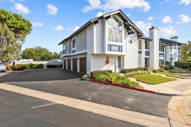 874 Marigold Ct, Carlsbad, CA 92011 - photo 2