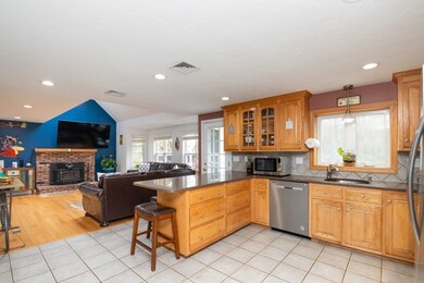1090 Pond St, Franklin, MA 02038 - photo 3