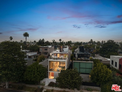 533 Grand Blvd, Venice, CA 90291 - photo 2