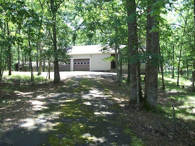 2112 Yorkshire Ct, Bushkill, PA 18324 - photo 2