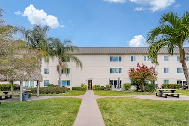 1010 Manatee Rd unit 304, Naples, FL 34114 - photo 3