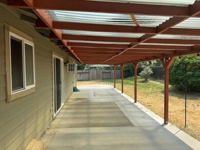 1603 Tamara Cir, Grants Pass, OR 97526 - photo 5