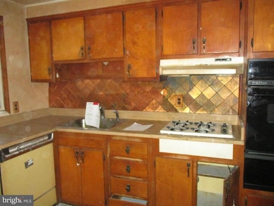 1336 Kenton Rd, Parkville, MD 21234 - photo 2