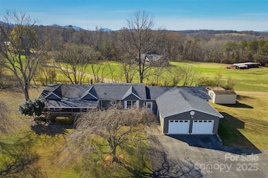 4598 Pruett Dr, Morganton, NC 28655 - photo 3