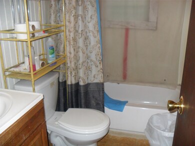 3512 Collingsworth St, Houston, TX 77026 - photo 5