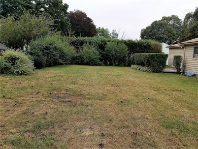 6 April Ct, Providence, RI 02908 - photo 5