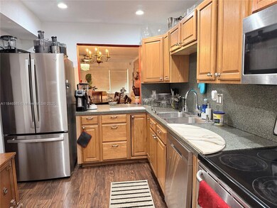 215 SE 3rd Ave unit 102C, Hallandale Beach, FL 33009 - photo 2