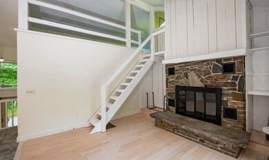 2405 Willard Rd, Quechee, VT 05059 - photo 6