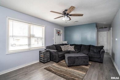 6904 N Pine St, Davenport, IA 52806 - photo 3