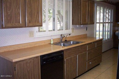 KITCHEN HAS SHUTTERS
