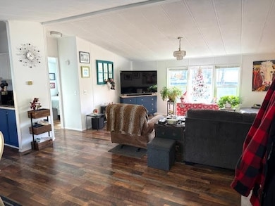 200 Riverwood Ln, Dunsmuir, CA 96025 - photo 2