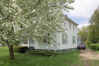 729 River St-102