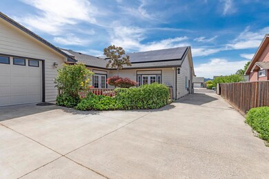 110 Meadowbrook Dr, Central Point, OR 97502 - photo 6