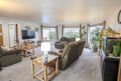 125 Meadow View Dr, Phoenix, OR 97535 - photo 7