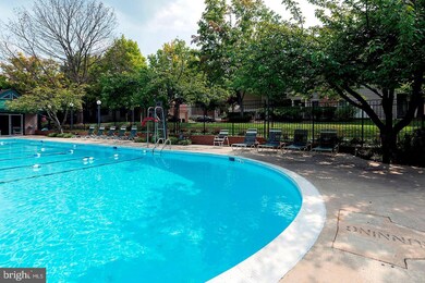 5717 Balsam Grove Ct unit 72, Rockville, MD 20852 - photo 4