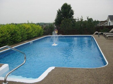 842 Isaac Shelby Cir E, Frankfort, KY 40601 - photo 2