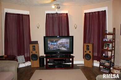 710 W 16th St, Davenport, IA 52804 - photo 3