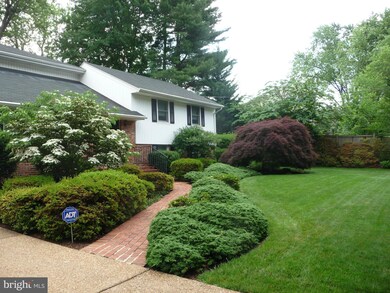 2125 Reynolds St, Falls Church, VA 22043 - photo 2