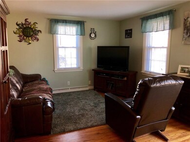 135 Bartlett Dr, Warwick, RI 02886 - photo 4