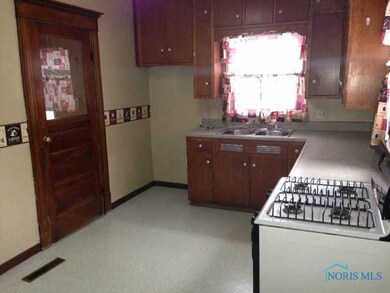 404 E North St, West Unity, OH 43570 - photo 6