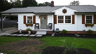 212 Donnan Rd, Taylors, SC 29687 - photo 2