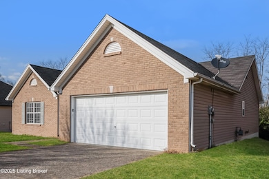 7813 Bridlewood Place, Louisville, KY 40228 - photo 2