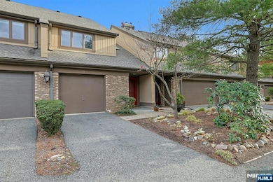 21 Whitman Ln, Mahwah, NJ 07430 - photo 2