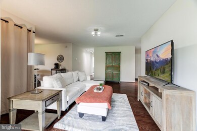 12106 Greenway Ct unit 102, Fairfax, VA 22033 - photo 6