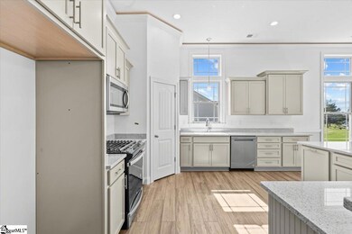 300 Blue Rock Ct, Travelers Rest, SC 29690 - photo 7