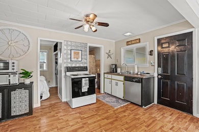 Kitchen include Appliances