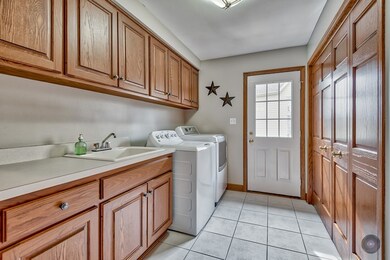 356 Avena Cir, Naperville, IL 60565 - photo 2