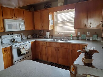 1306 4th Ave NW, Jamestown, ND 58401 - photo 7