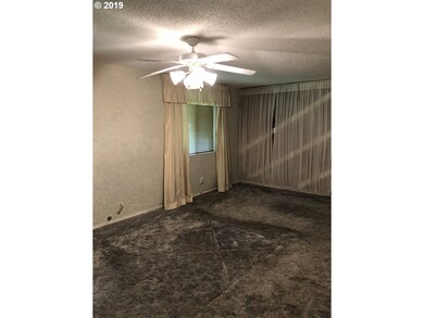 Bedroom, Primary