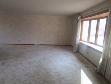 2500 University Ave, Waukegan, IL 60085 - photo 2