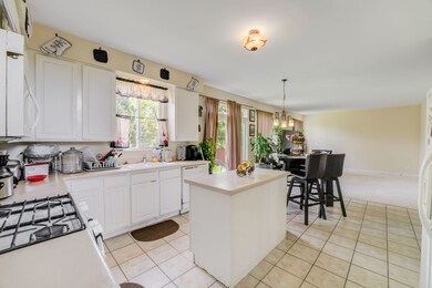 12219 Shagbark Dr, Plainfield, IL 60585 - photo 7