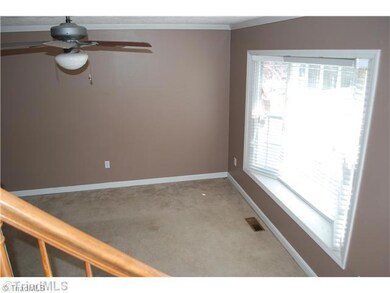 4401 Essex Ct, High Point, NC 27265 - photo 4