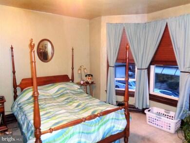 109 Bernhart Ave, Reading, PA 19605 - photo 4