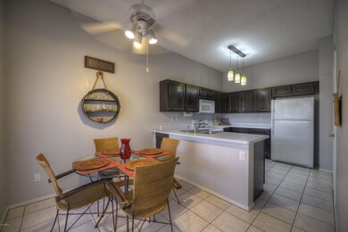 006_Dining-Kitchen