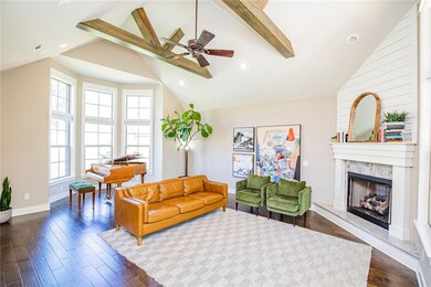 Gorgeous Open Floor Plan with Lots of Natural Lights