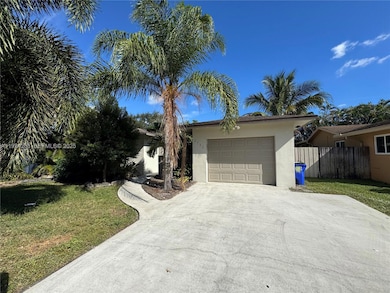 2731 N 72nd Way, Hollywood, FL 33024 - photo 2