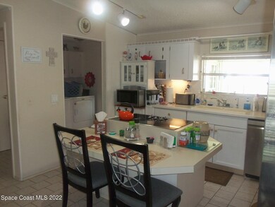 812 Hyacinth Cir, Sebastian, FL 32976 - photo 6