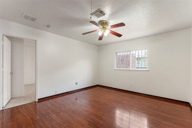 8818 Rainesville Ln, Houston, TX 77075 - photo 6