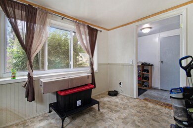 Entry/Living Area