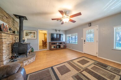 10173 Salmon Creek Rd, Redding, CA 96003 - photo 7