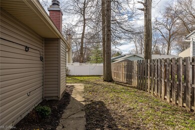 870 Robinwood Ave, Sheffield Lake, OH 44054 - photo 3