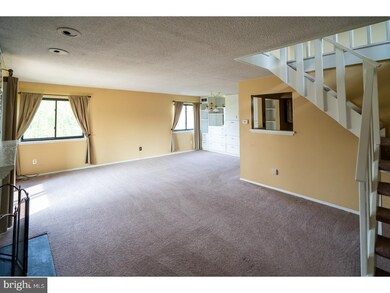 502 Independence Dr, Harleysville, PA 19438 - photo 4