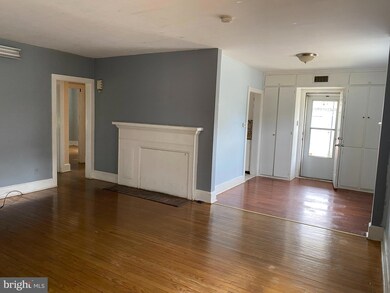 704 Bridgeboro St, Riverside, NJ 08075 - photo 2