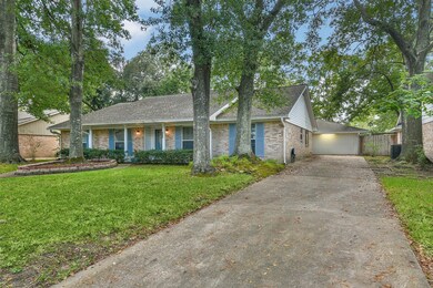 7151 Bayou Forest Dr, Houston, TX 77088 - photo 2