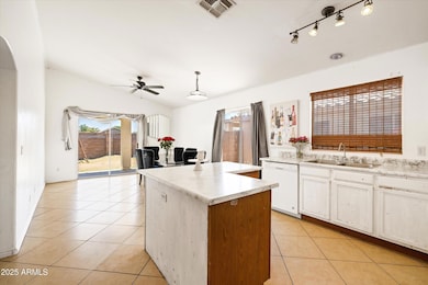 07) KITCHEN